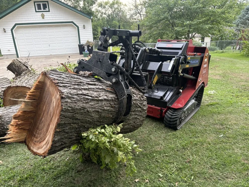 Top-rated yard cleanup service for homes across Bonner Springs, KS - T&B Services