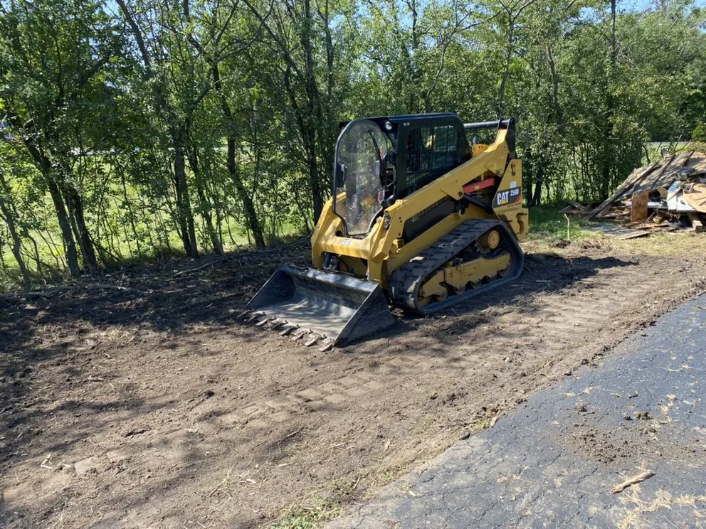 Local yard cleanup service for year-round maintenance in Vernon Hills, IL by TBL Land Works