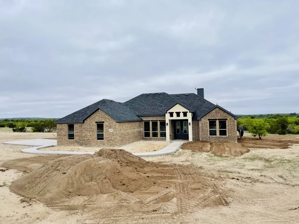 Custom yard maintenance in San Angelo, TX by TBW Hydromulching