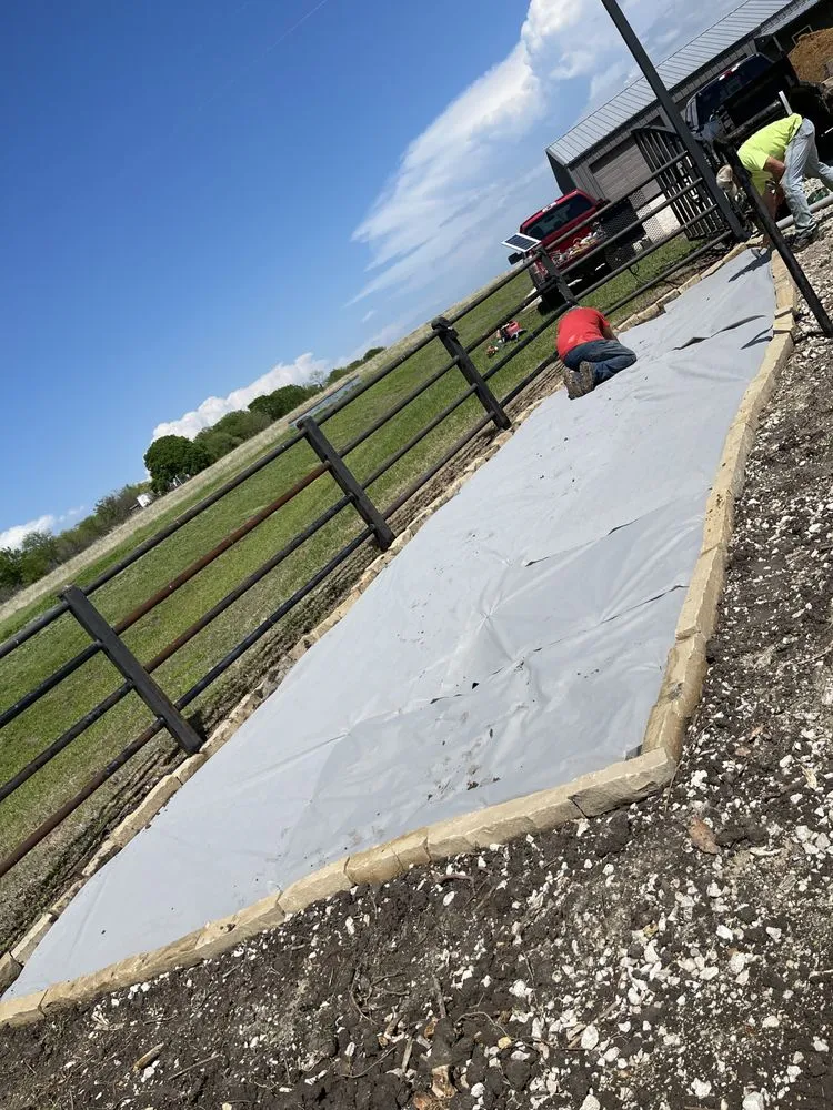 Local garden landscaping for homes in Hubbard, TX by T&C Lawns and Landscaping