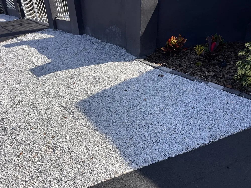 Custom outdoor landscaping in Thonotosassa, FL by TCC Enterprise