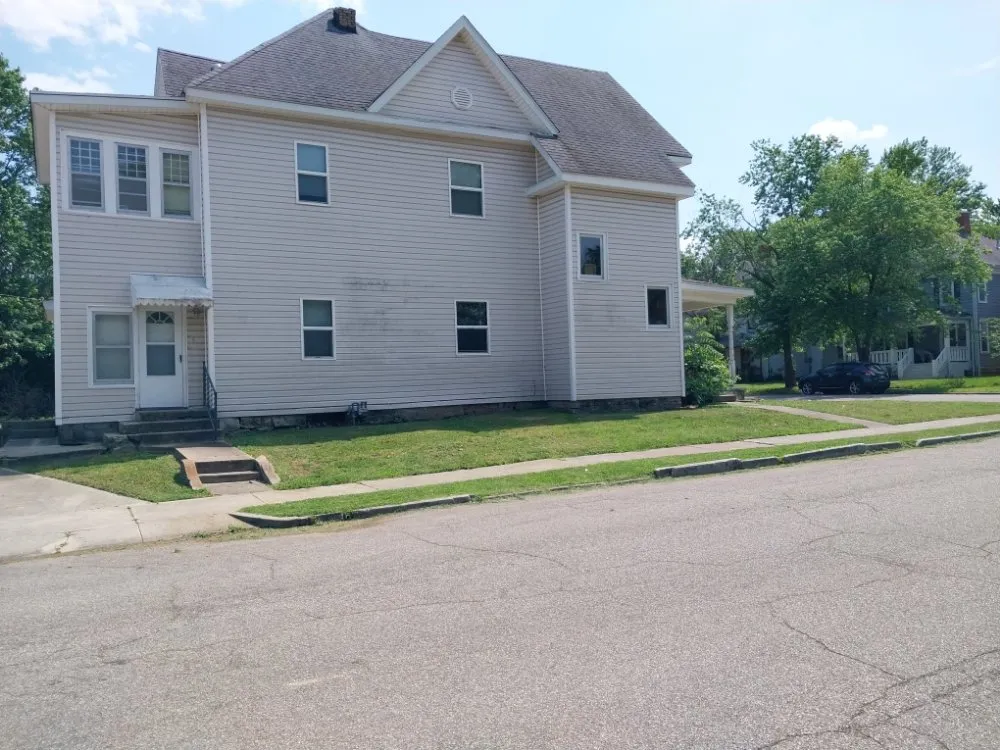 Affordable yard cleanup service in Joplin, MO - TCP Lawncare