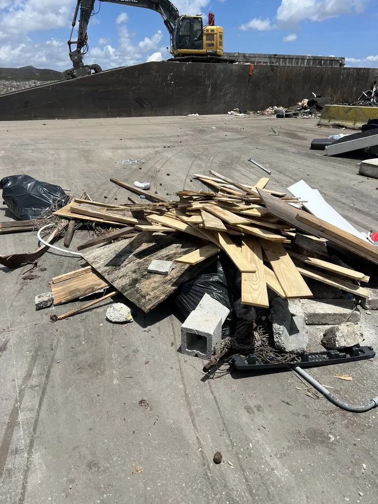 Local yard cleanup service in West Palm Beach, FL - TD Custom junk removal Services