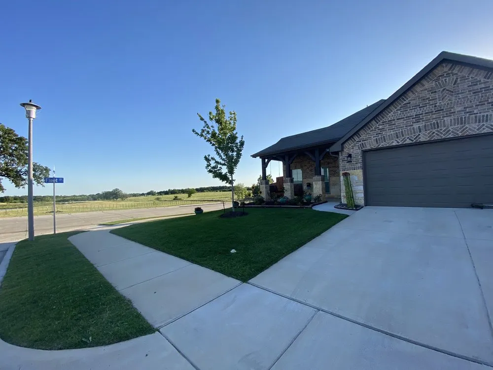 Custom lawn mowing service with custom design across Weatherford, TX - TD Landworks