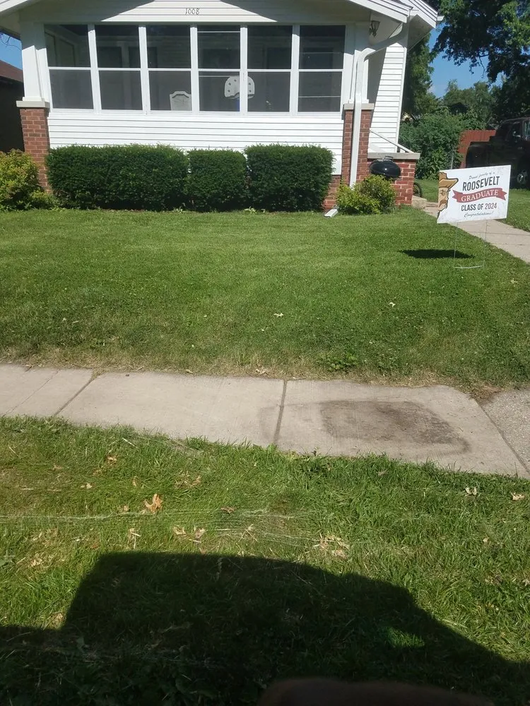 Local yard maintenance in Rockford, IL by T&D Lawn Services