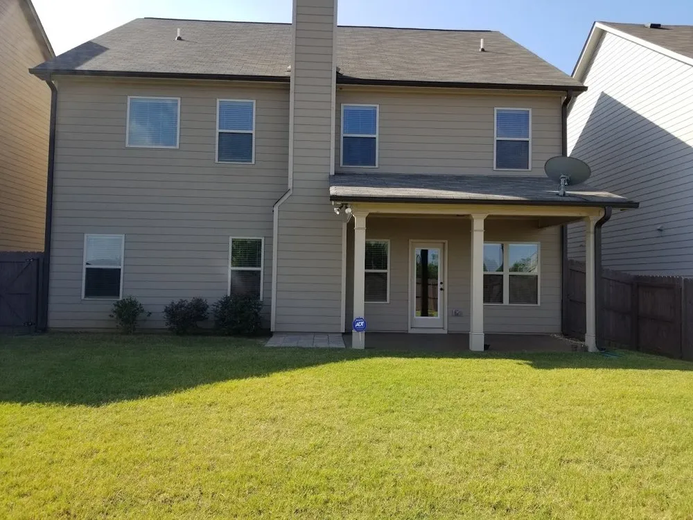 Trusted lawn mowing service for year-round maintenance in New York, NY by Te Limpio Atlanta