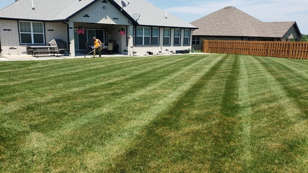 Affordable lawn care service experts serving Springfield, MO - Teague Lawn Care