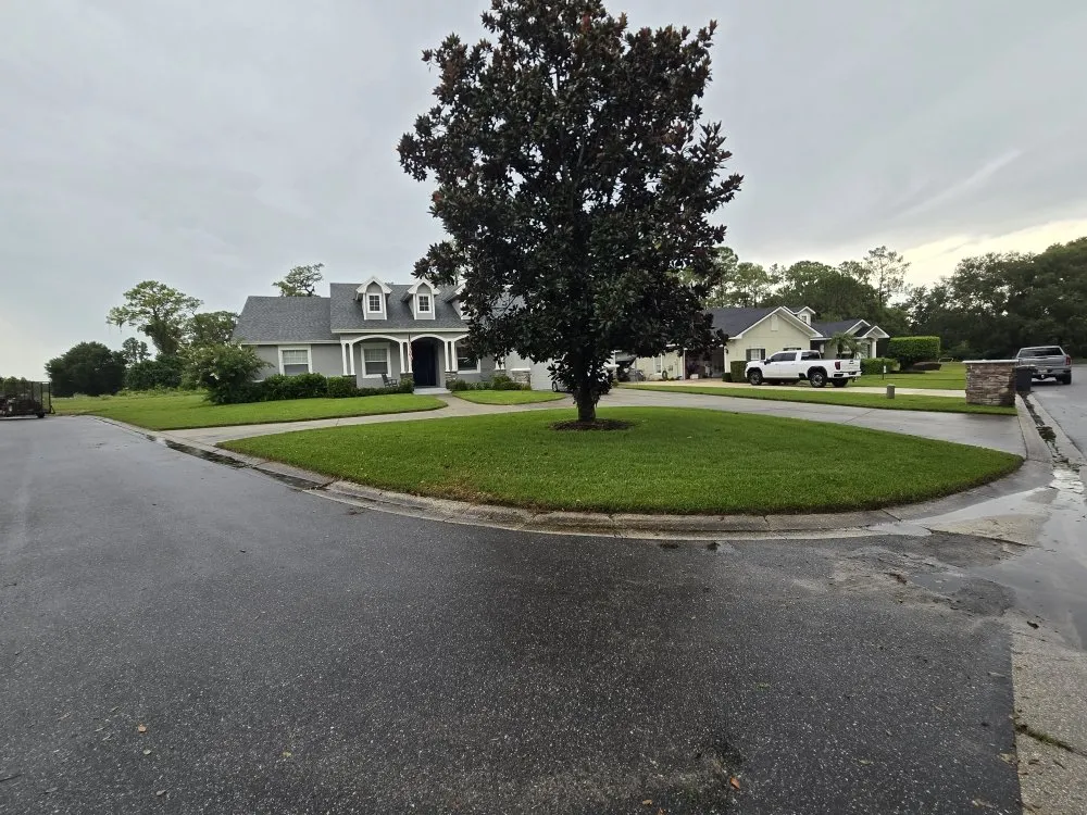 Custom landscape design in Lakeland, FL by Teague’s Lawn Care