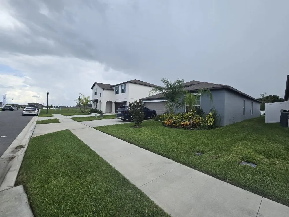 Trusted yard cleanup service for residential properties in Lakeland, FL by Teague’s Lawn Care