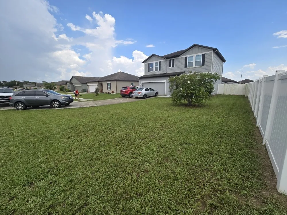 Local lawn care service in Lakeland, FL by Teague’s Lawn Care