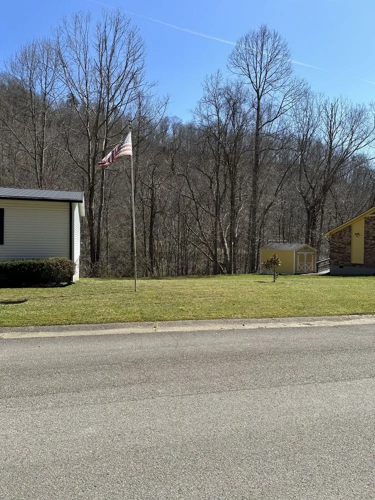 Professional garden landscaping near you in Jenkins, KY by Team 316 Lawn Care