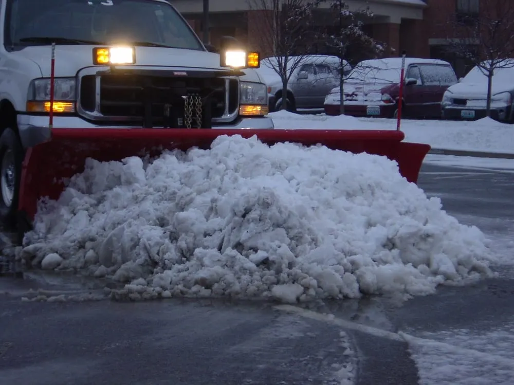 Trusted lawn mowing service experts serving Ellisville, MO - Team Green Outdoor