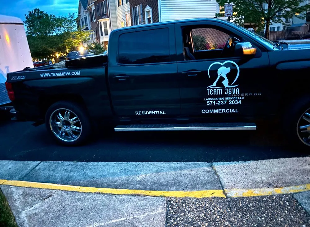 Trusted outdoor landscaping for year-round maintenance in Chantilly, VA by Team Jeva Landscaping Service