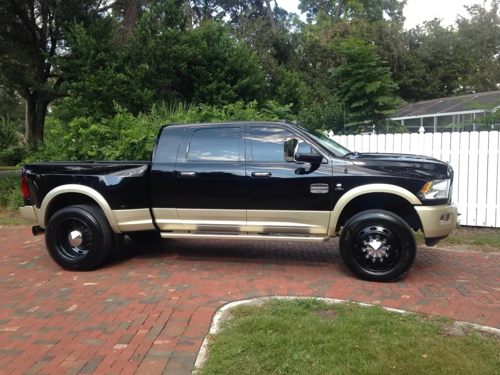 Custom garden landscaping in Longwood, FL - Team Negrich Tree Services