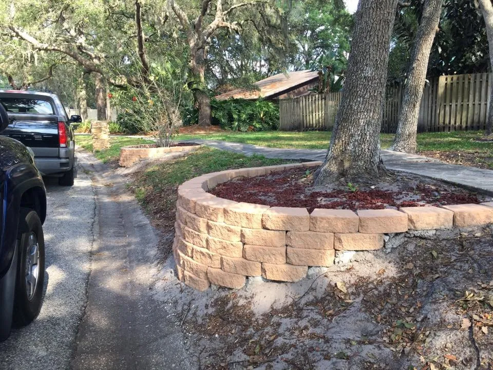 Local yard cleanup service for homes in Lutz, FL by Team Reyes Lawn & Maintenance Care