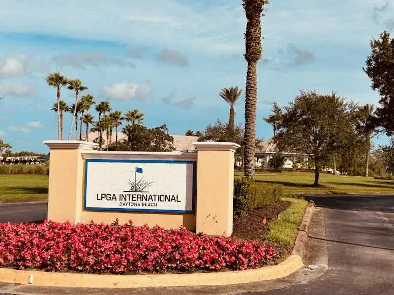 Top-rated garden landscaping with custom design in Daytona Beach, FL by Team Rountree