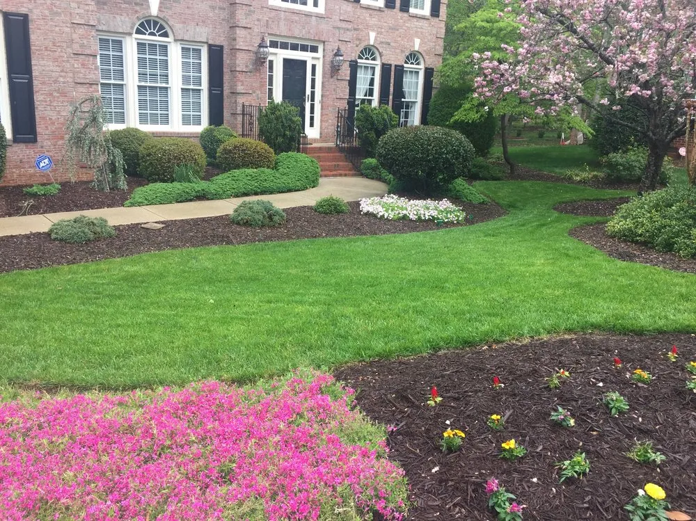 Custom outdoor landscaping in Matthews, NC - Team Turf