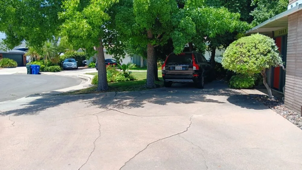 Affordable landscape design in San Bernardino, CA by Team Us Lawn & Moving Service