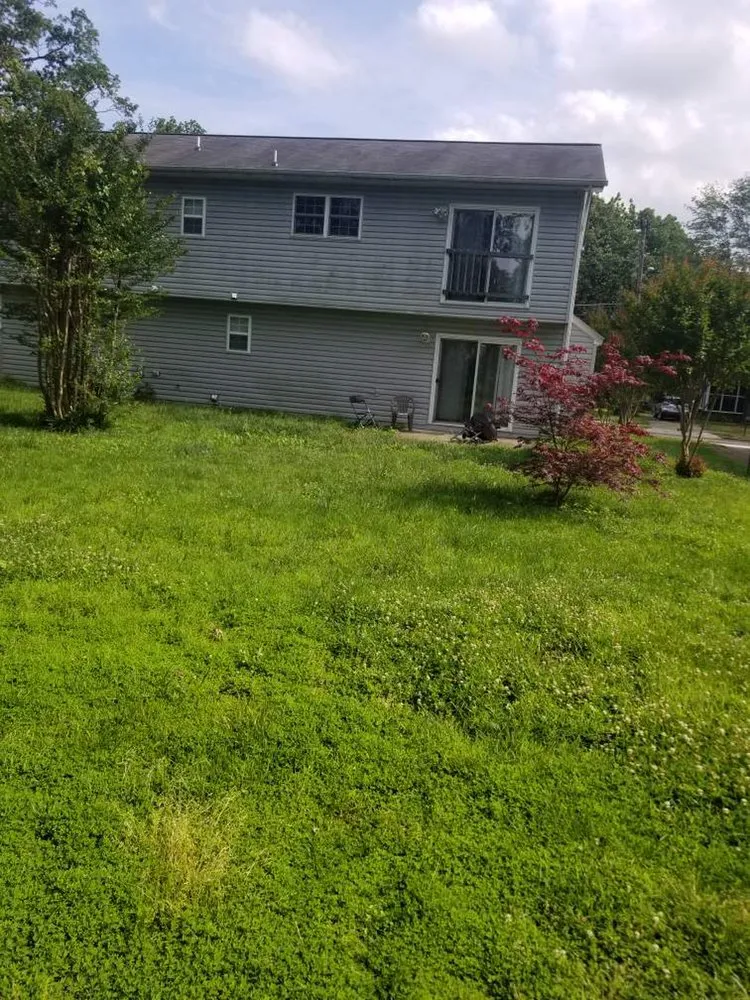 Professional garden landscaping experts serving Waldorf, MD - Teasley’s Lawncare & Services