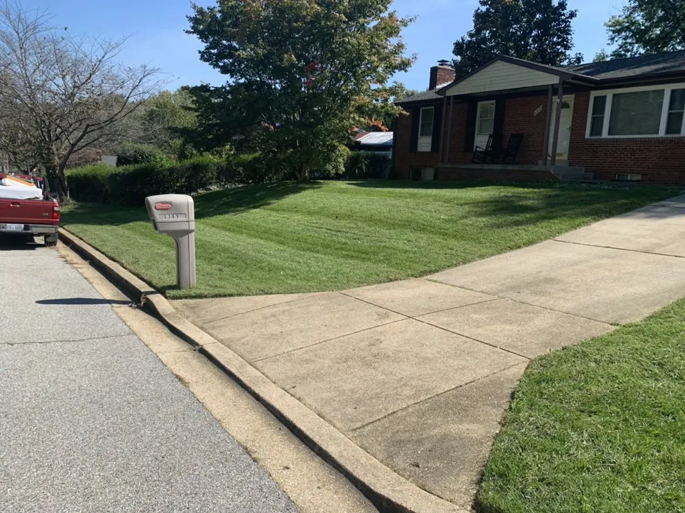 Professional landscaping services experts serving Waldorf, MD - Teasley’s Lawncare & Services