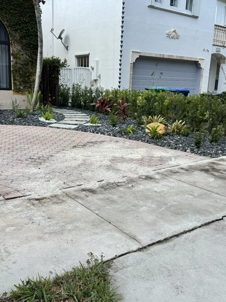 Top-rated lawn mowing service experts serving Homestead, FL - Tebelanscaping