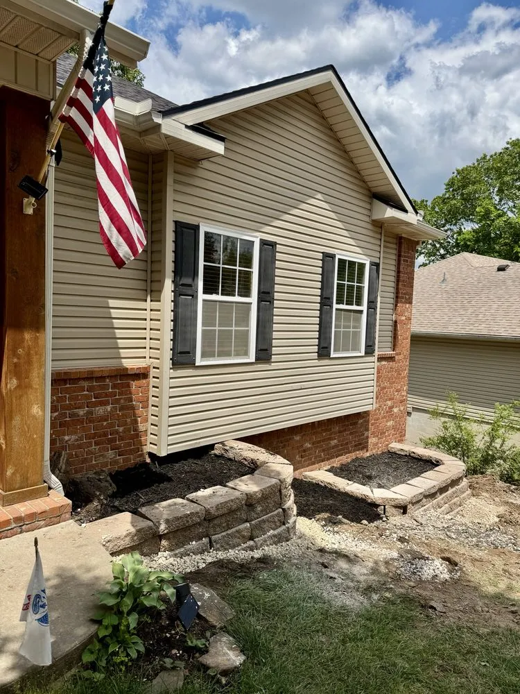 Professional outdoor landscaping experts serving Bentonville, AR - Tecal