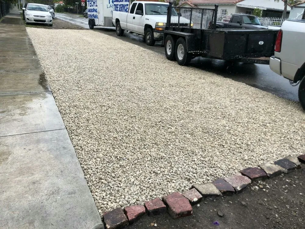 Expert lawn mowing service experts serving Miami, FL - Tech 1 Landscaping