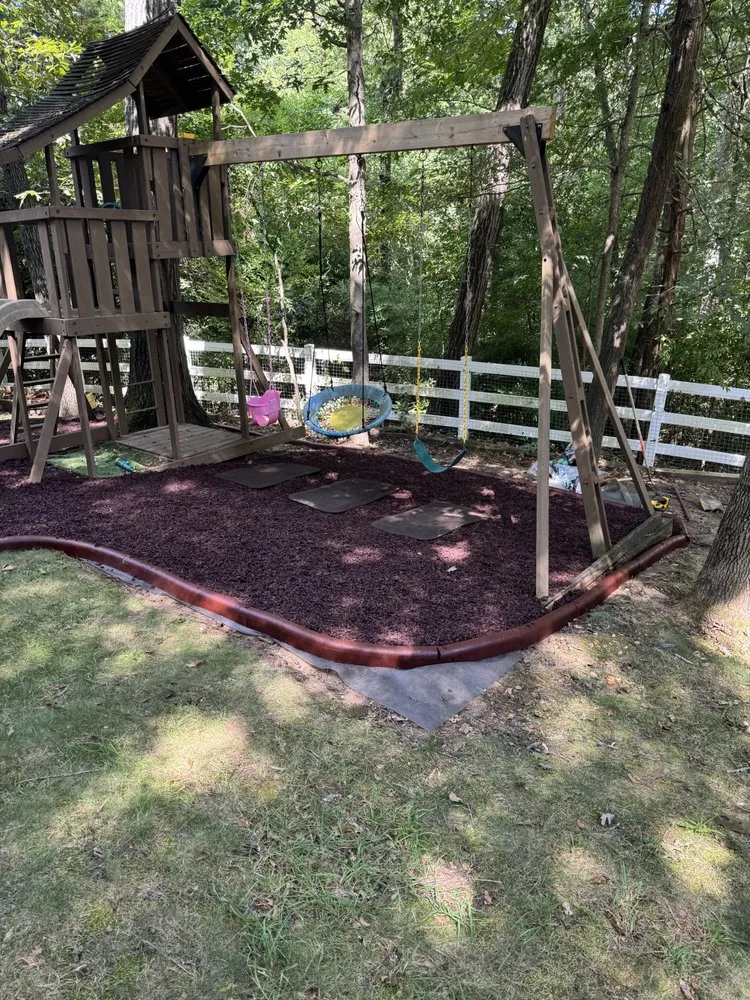 Professional yard maintenance in Charlotte, NC - Tee to Green