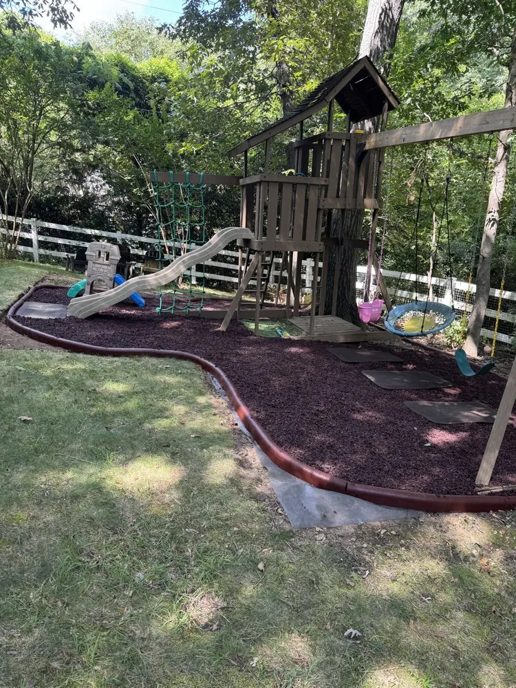 Reliable yard maintenance in Charlotte, NC - Tee to Green