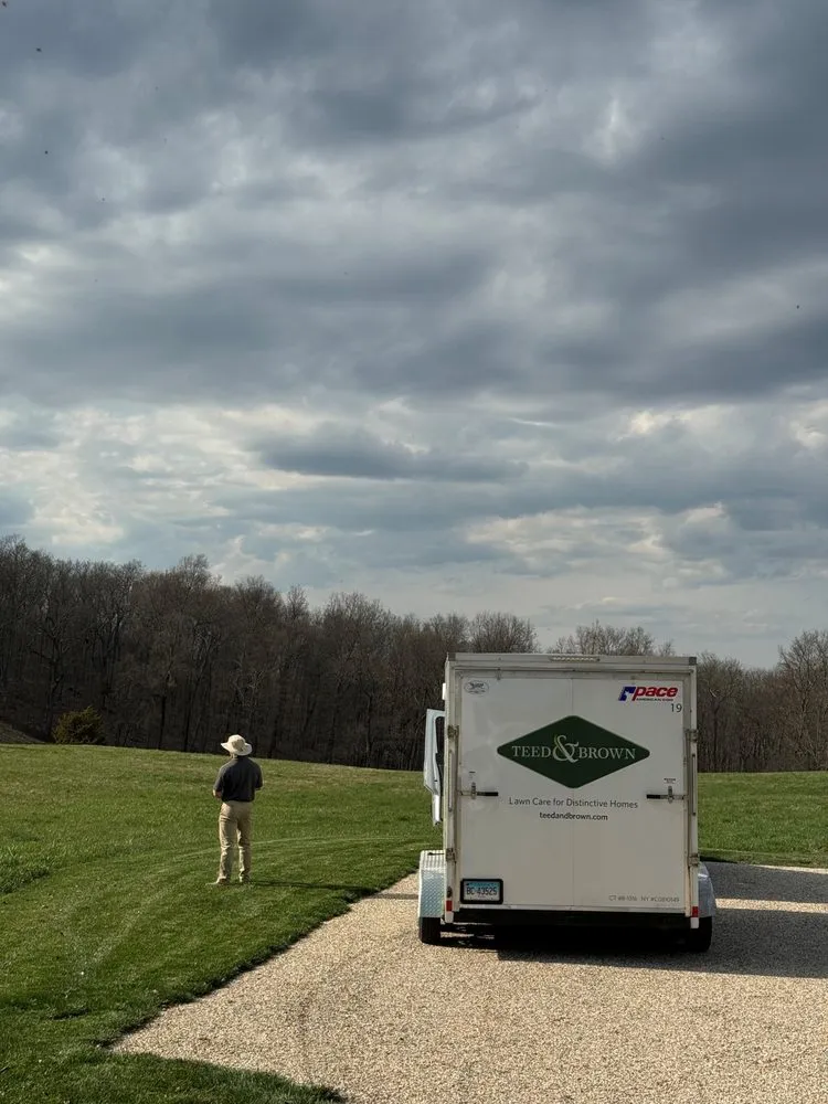 Custom garden landscaping experts serving Norwalk, CT - Teed & Brown