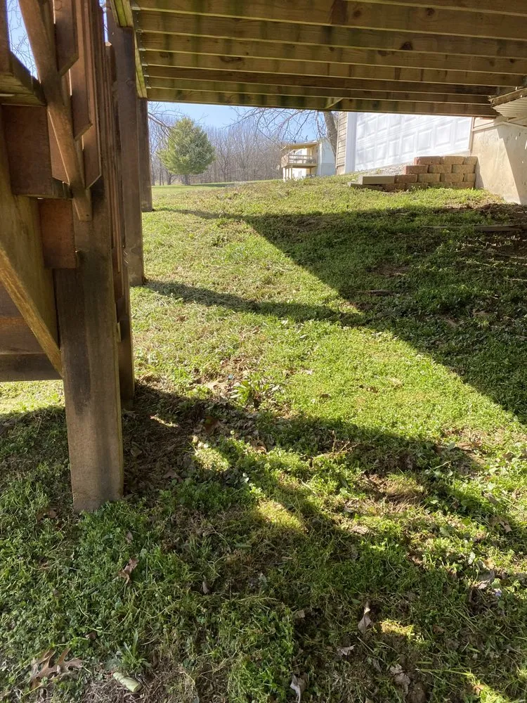 Affordable landscaping services for residential properties in Elsberry, MO by Teegan&Adam Yard