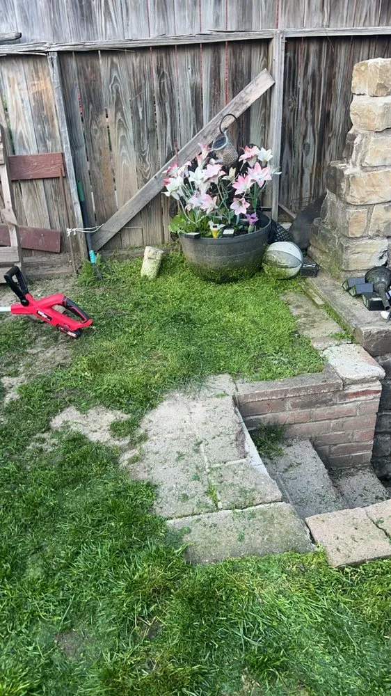 Custom outdoor landscaping for residential properties in Springdale, PA by Teens landscape