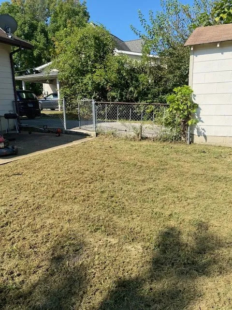 Expert lawn care service for residential properties across Saint Louis, MO - Tees Cut & Clean Lawn Care Services