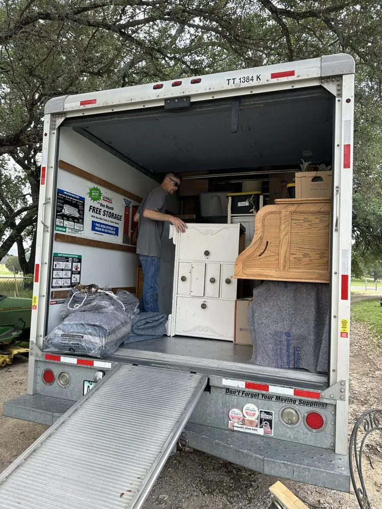 Local yard maintenance for homes in Clifton, TX by Teeson Quick Move