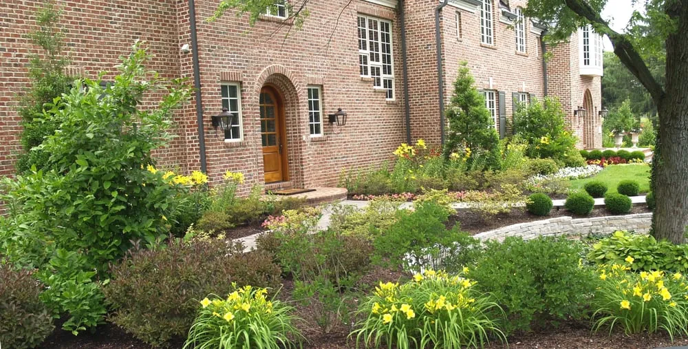 Reliable lawn mowing service experts serving Breese, IL - Tehandon Landscapes & Trees