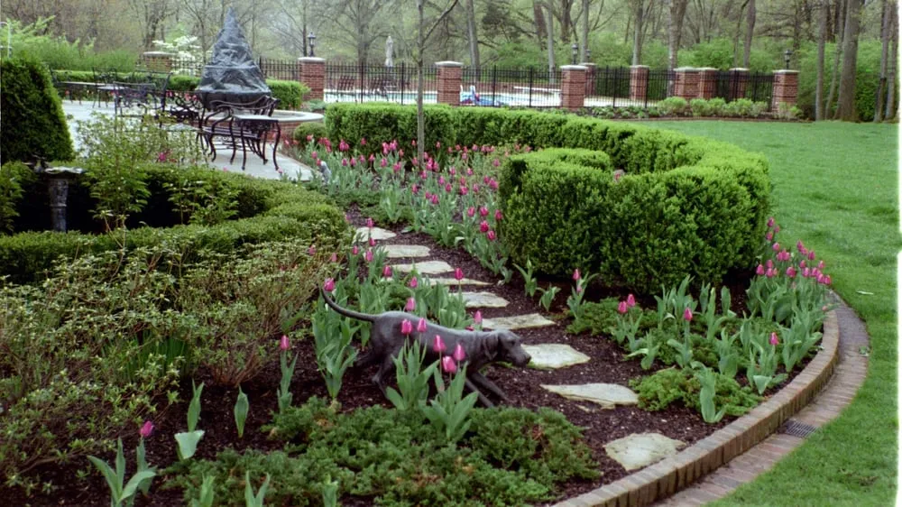 Local residential landscaping in Breese, IL by Tehandon Landscapes & Trees