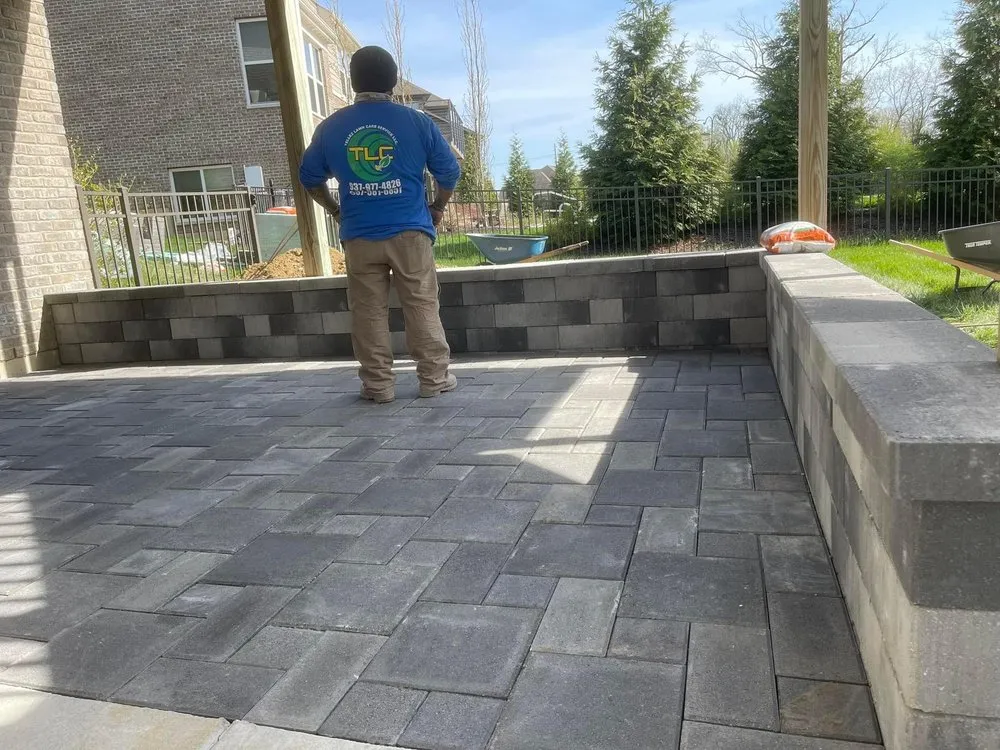 Top-rated yard cleanup service with custom design in Miamisburg, OH by Tellez Lawn Care Service