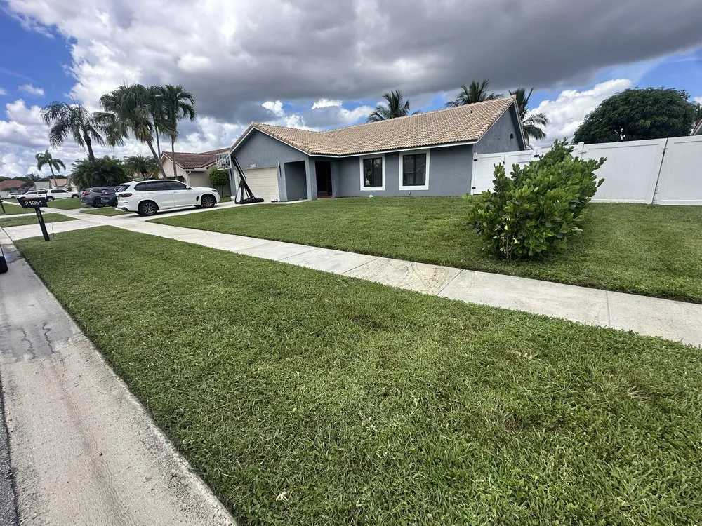 Professional landscaping services in Davie, FL - Tellez Lawn Services