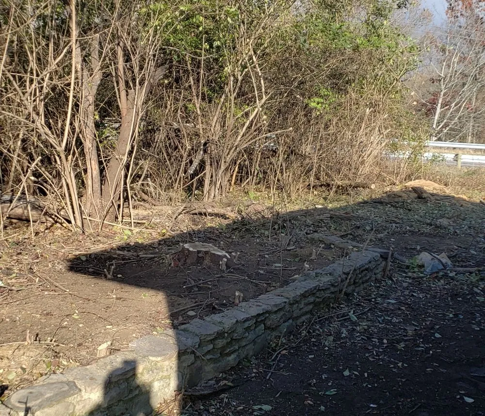 Custom garden landscaping experts serving Cleves, OH - TELLO'S TREE SERVICE