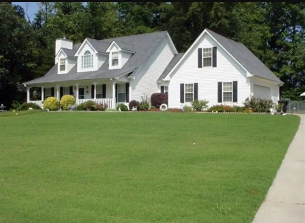 Custom lawn mowing service in Fowler, OH - Telshaw's Lawn Care