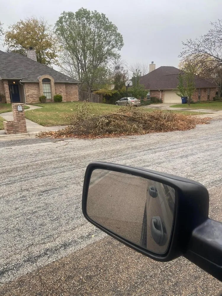 Trusted lawn mowing service for homes across Copperas Cove, TX - Tenas Construction