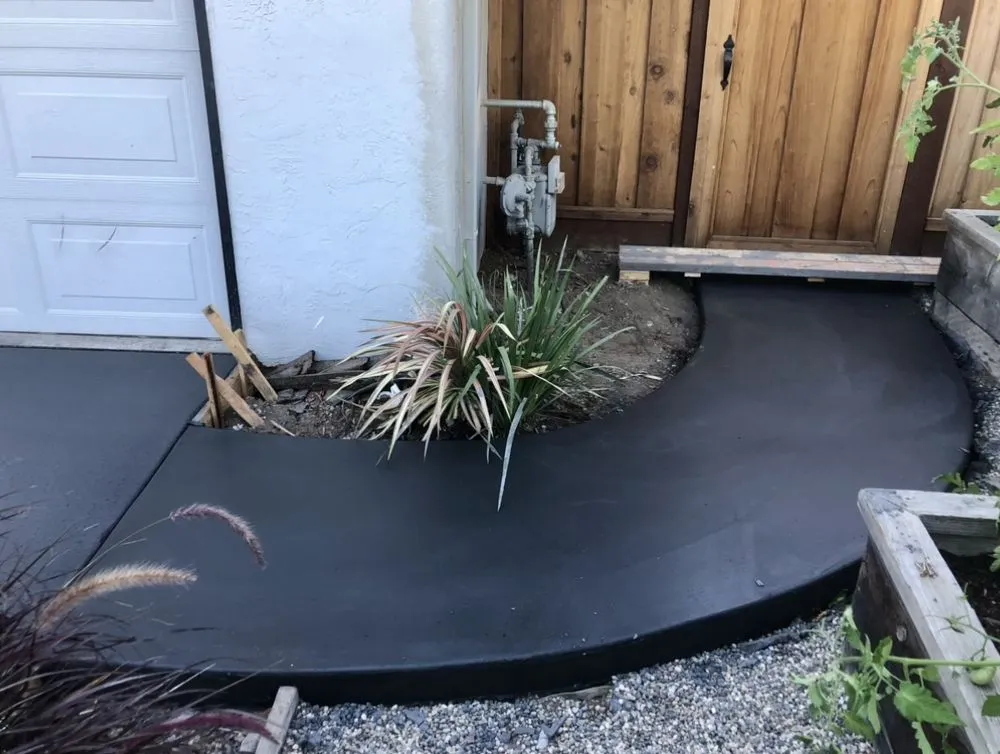 Top-rated garden landscaping with custom design in Auburn, CA by Tenas Landscape