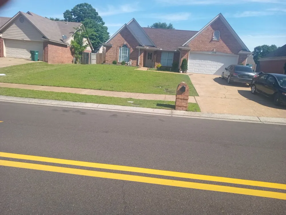 Top-rated yard maintenance for outdoor upgrades in Southaven, MS by Tency J & W Lawn Services