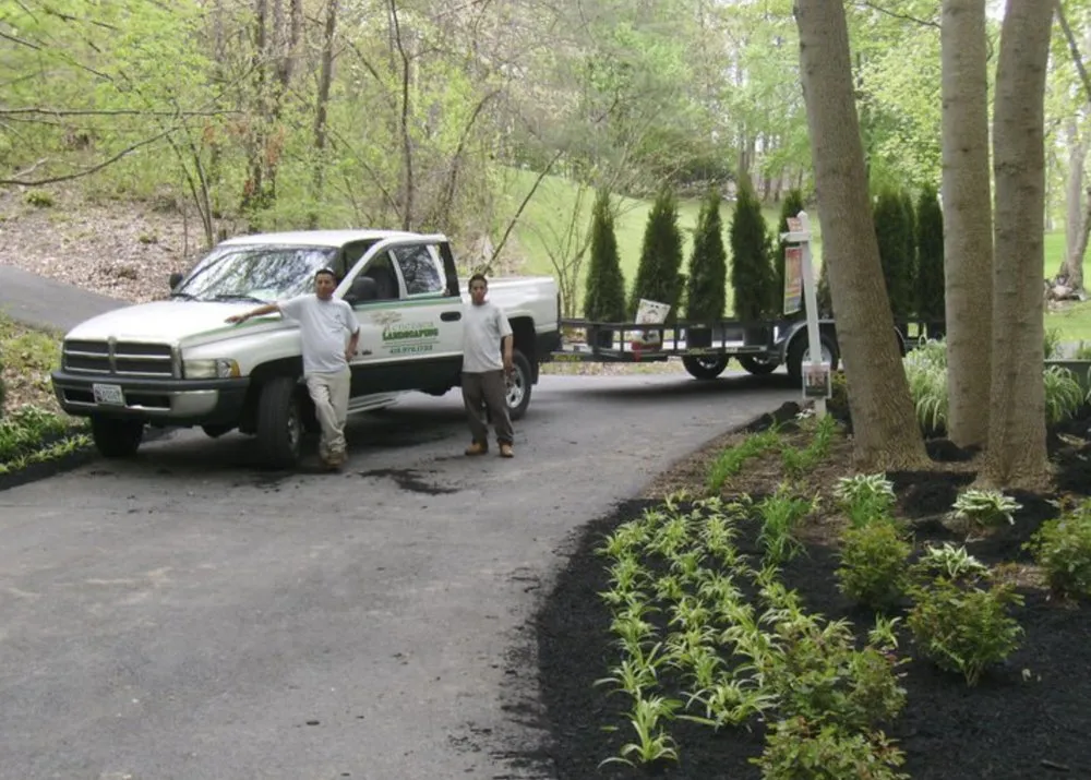 Reliable lawn mowing service experts serving Baltimore, MD - Tenezaca Landscaping