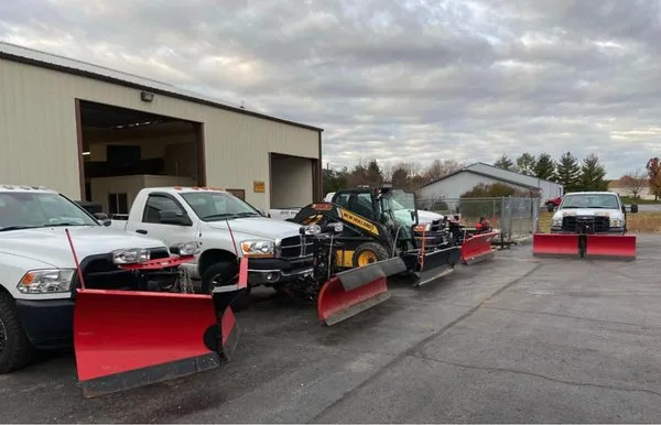 Tenezaca Landscaping Logo