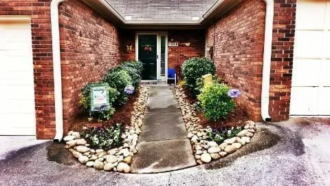 Professional yard maintenance for homes across Knoxville, TN - Tennesee Roots Landscapes