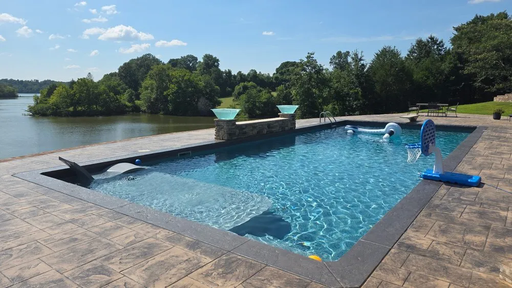 Custom yard maintenance in Nashville, TN by Tennessee Landsculpture