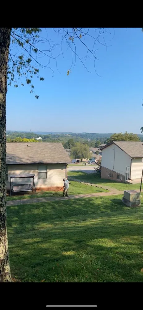 Custom yard maintenance for beautiful yards across Oliver Springs, TN - Tennessee Lawn Care & Nursery