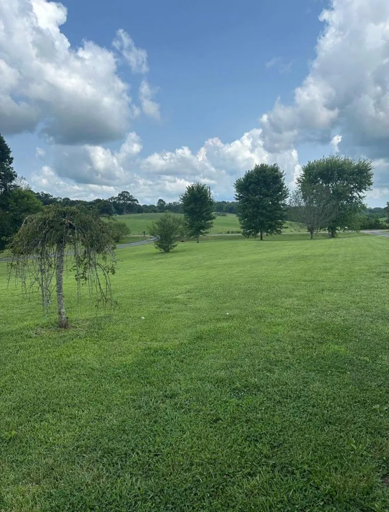 Local lawn care service experts serving Sevierville, TN - Tennessee legends