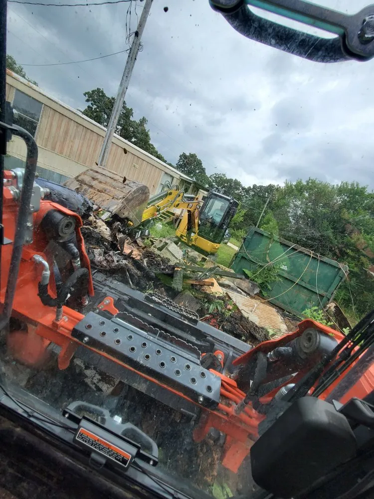 Local yard cleanup service for residential properties in New Bloomfield, MO by Te'o Farms Land Management Goin' Samoan